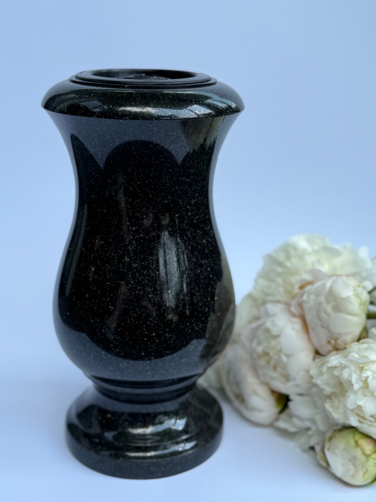 Granitinė kapų vaza “Elegancija”
